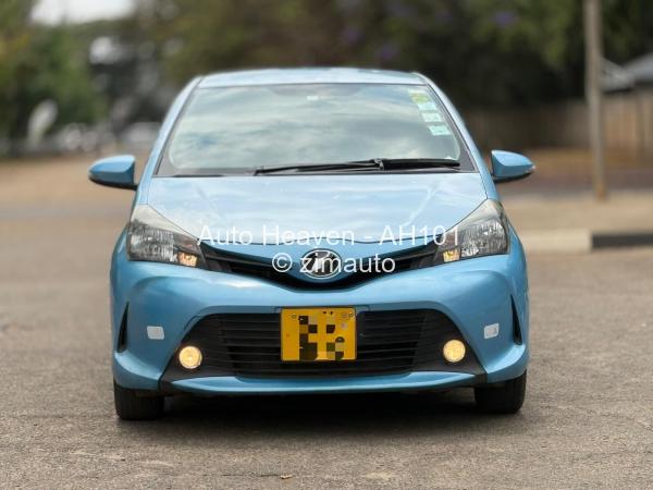 2015 Toyota  Vitz